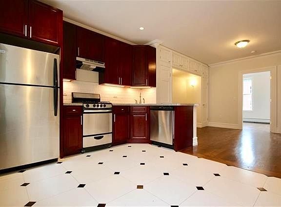 2nd image of 603 Bloomfield St #4
