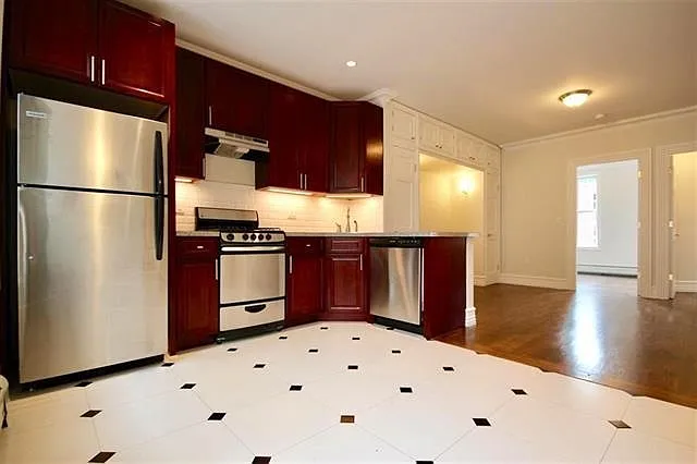 603 Bloomfield St #4 — Photo 2