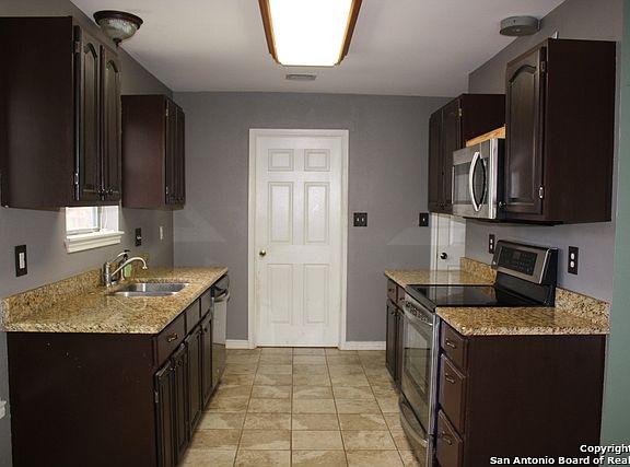 5th image of 13515 Larkbrook St