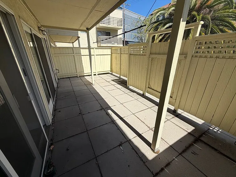 2255 Hearst — Photo 12