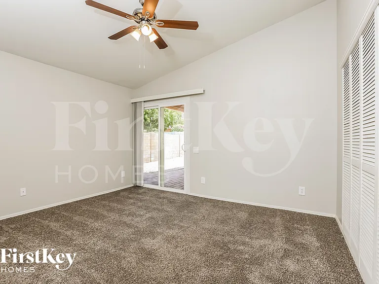 4116 E Tanglewood Dr — Photo 8