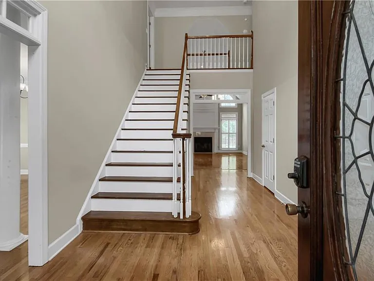 312 Declaire Way NE — Photo 4