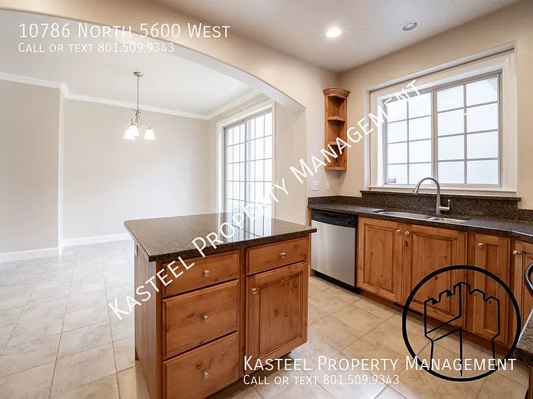 10786 N 5600 W — Photo 5