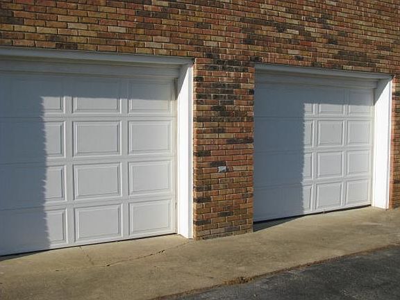 2nd image of 5549 Kiowa St