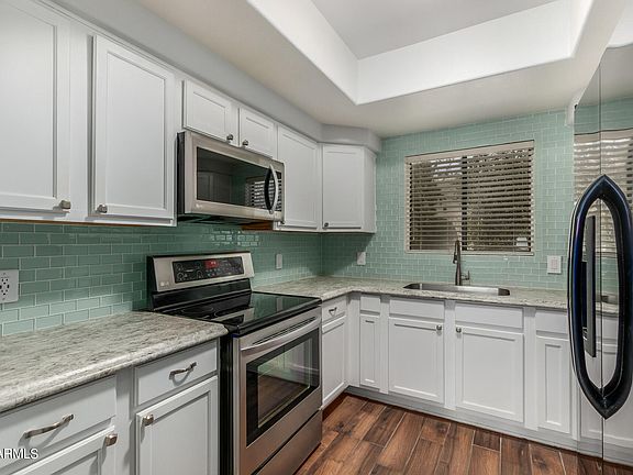 4th image of 750 E NORTHERN Avenue #2095