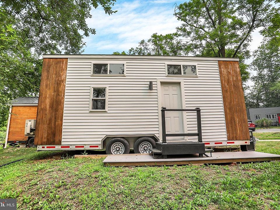 1st image of 867 Schwanger Rd #40