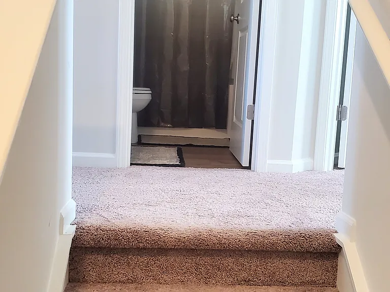 1052 Astoria Dr #MAIN — Photo 13