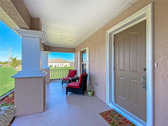 5th image of 909 NE 32nd St