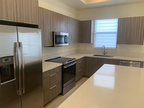 3rd image of 10443 NW 82nd St #555