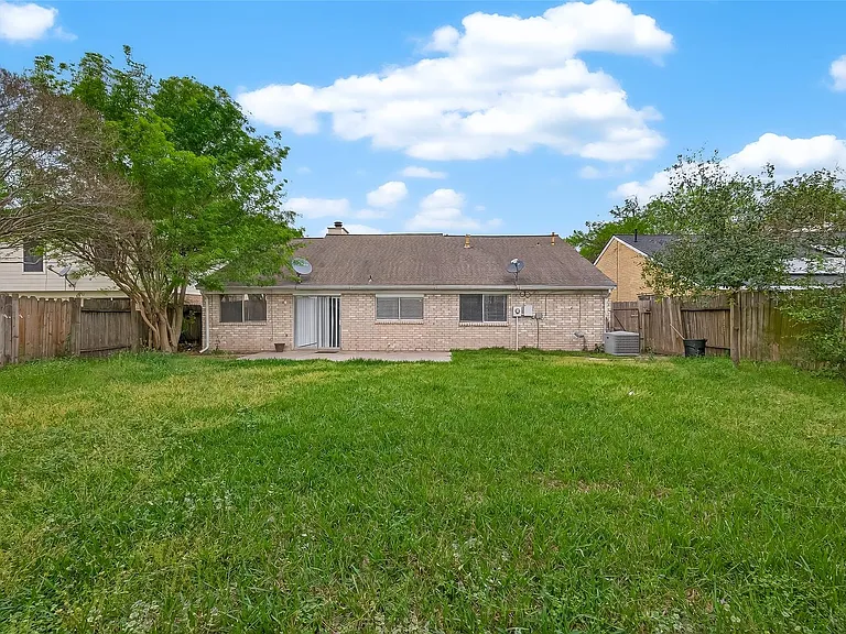 12215 Fetlock Dr — Photo 35