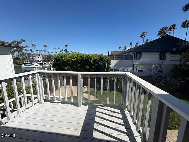 1094 Peninsula St — Photo 14