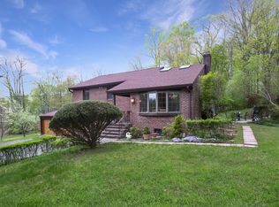 934 Lester Rd, Yorktown Heights, NY 10598