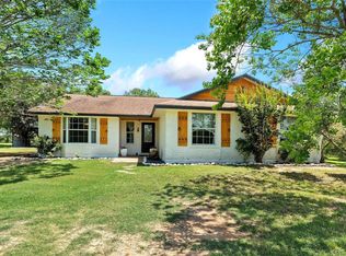372 Hidden Oaks Dr, Elgin, TX 78621