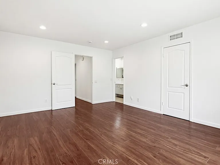 18102 Hatteras St — Photo 29