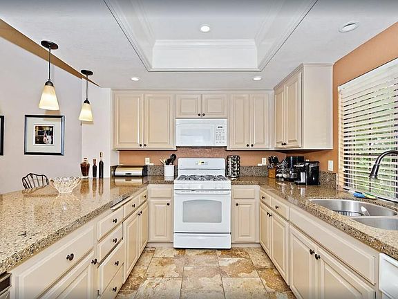 4th image of 46375 Ryway Pl Unit 2