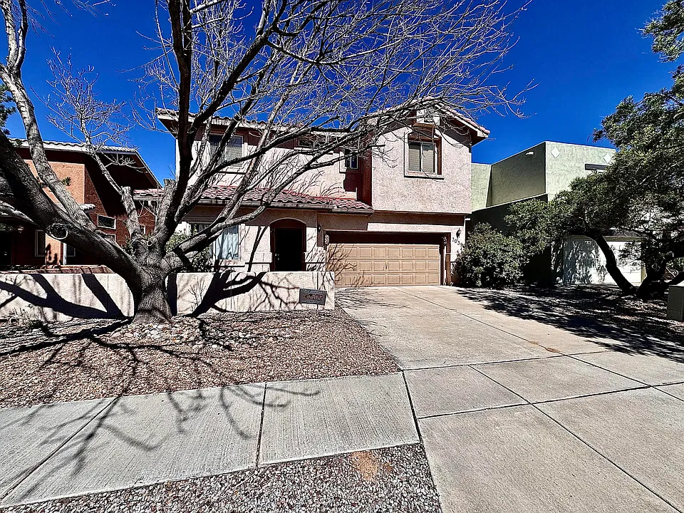 7039 Casa Elena Dr NE