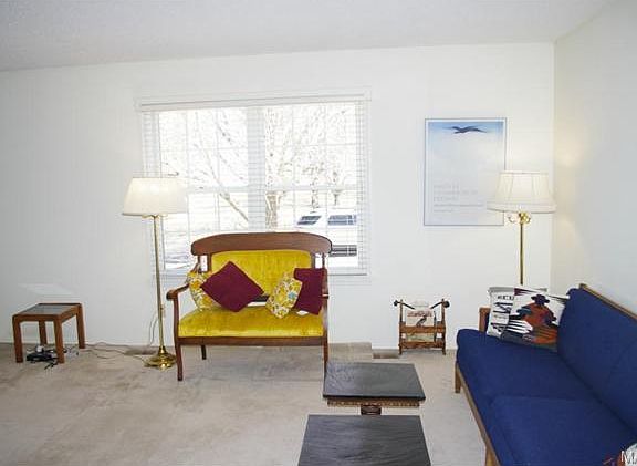 3rd image of 327 Enola Ave
