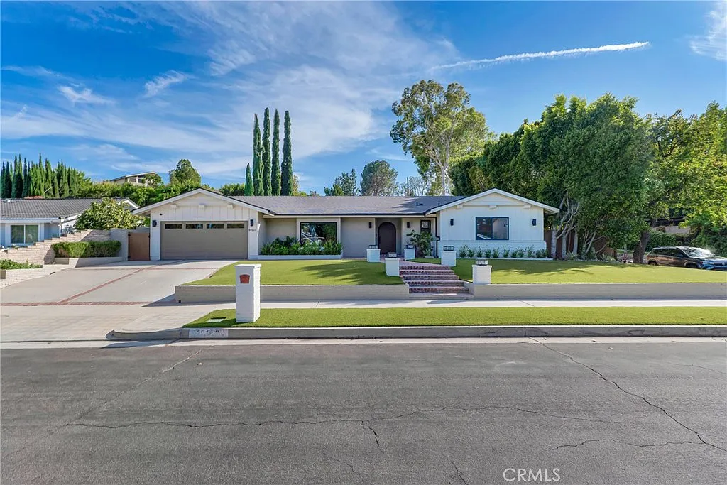 4 bed, 2503 sqft, $6,950 — Photo 1