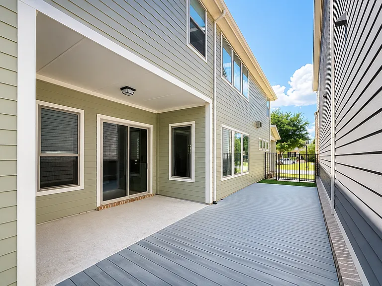 1053 Emil Pl — Photo 16