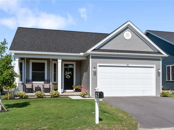 16 Thompson Ln, Canandaigua, NY 14424