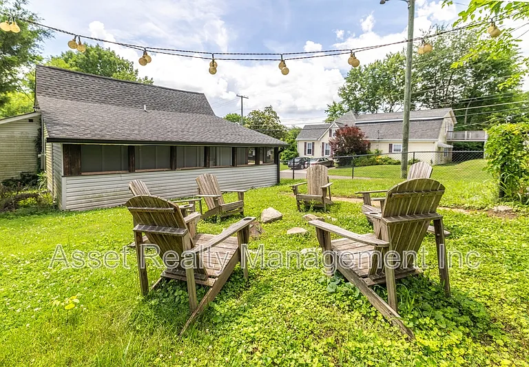 301 E Quincy Ave — Photo 4