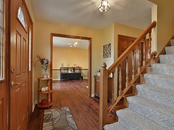 5th image of 7682 Starmont Ct