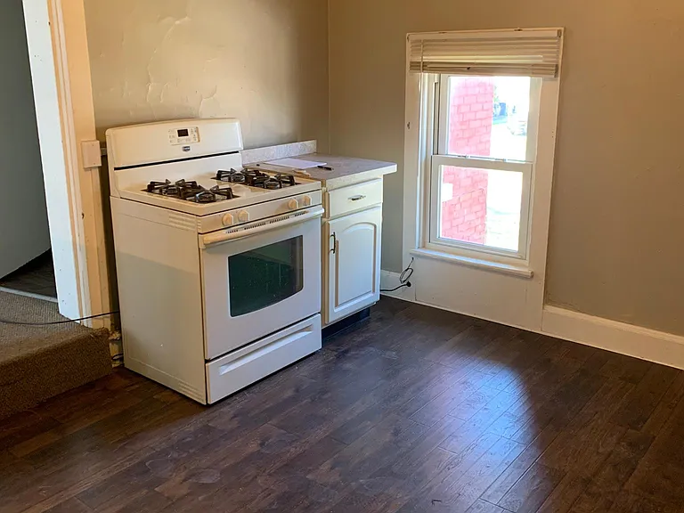 283 Lock St #2 — Photo 3