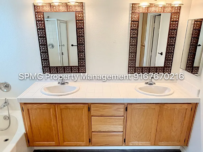 609 Granada Pass Dr — Photo 43