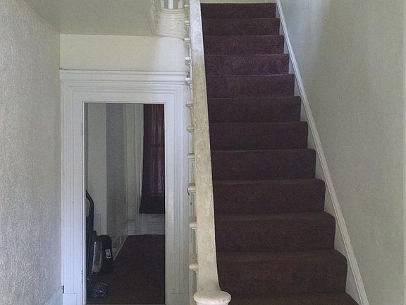 3rd image of 210 N Broadway St