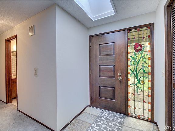 4th image of 16550 SE 45th Pl