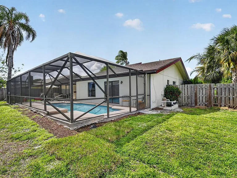 12260 Old Country Rd S — Photo 44