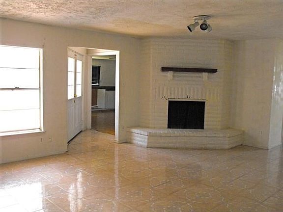 4th image of 2503 Green Knoll Dr