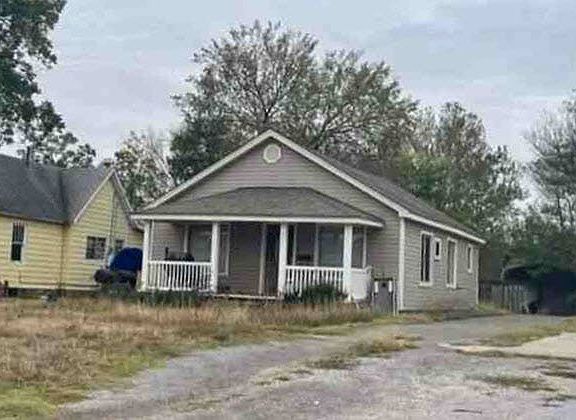 2nd image of 406 N College St