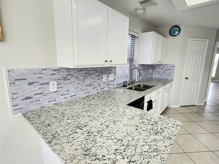 14335 Berrington Dr — Photo 7