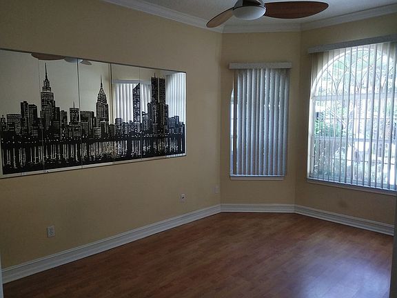 3rd image of 18 Farnum Ln