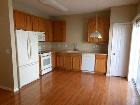 2nd image of 1620 Edinburgh Dr #100-6