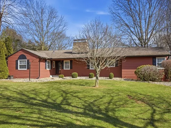 3210 Hilltop Rd, Zanesville, OH 43701