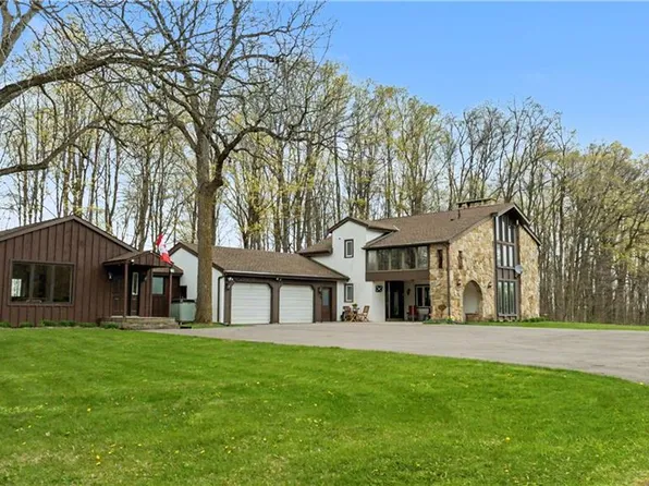 2236 Centre Rd, Hamilton, ON L0P 1B0