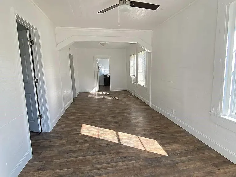 4144 Herring Ave — Photo 2