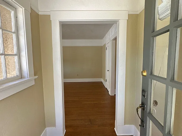 2140 Loomis St — Photo 5