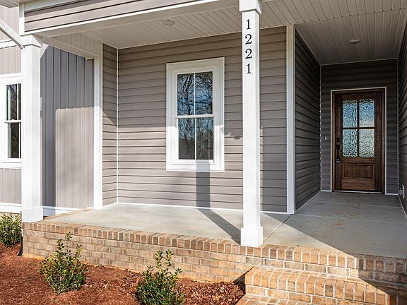 3rd image of 1221 Antioch Church Rd