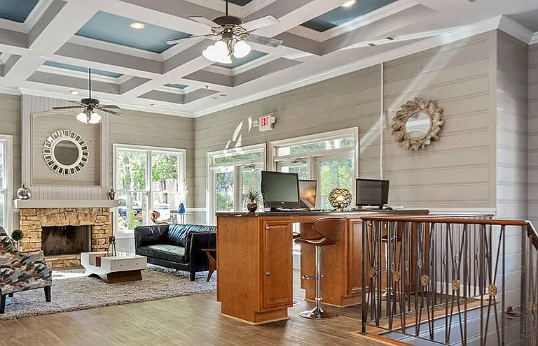 Grand Oasis Apartment Homes — Photo 18