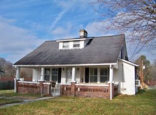 214 Airport Rd, Oliver Springs, TN 37840