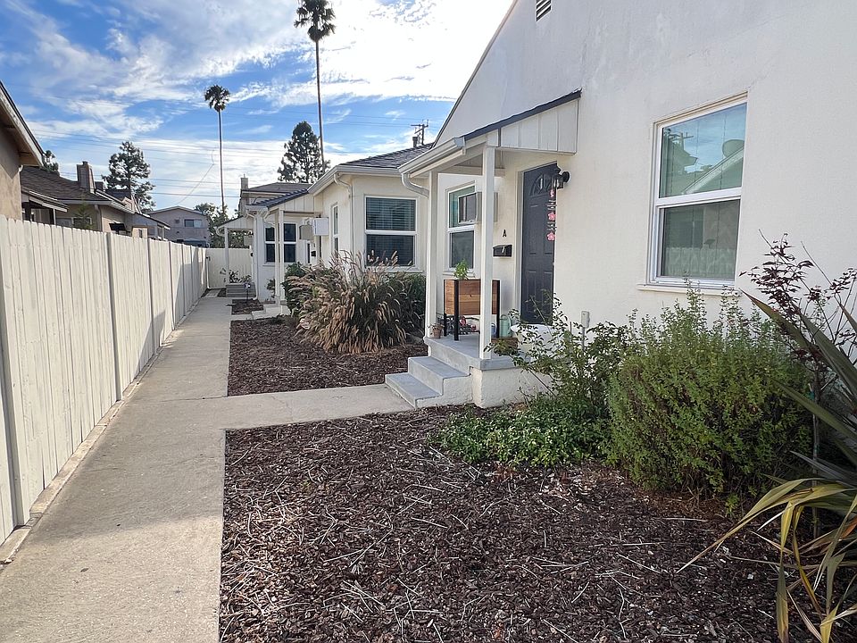 walk way to the apartment