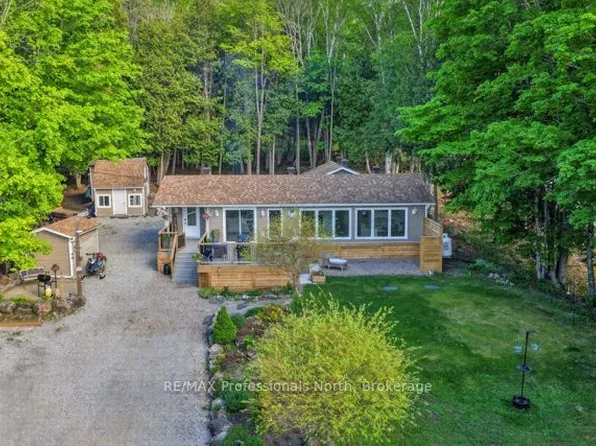 1086 Providence Dr, Algonquin Highlands, ON K0M 1J1