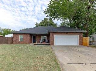 10247 Saint Patrick Dr, Midwest City, OK 73130