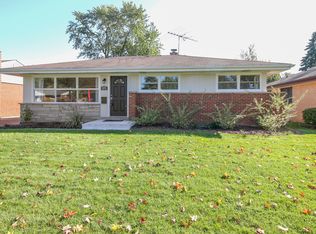 605 N Wille St, Mount Prospect, IL 60056