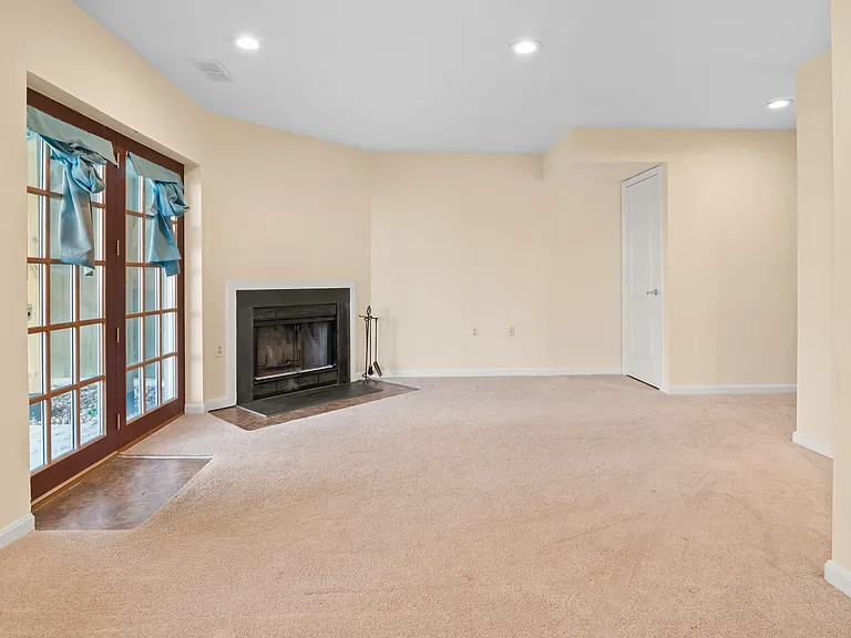 26 Wessex Ct — Photo 21