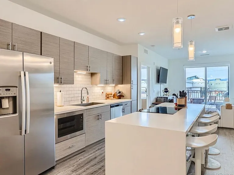 3500 S Corona St #203 — Photo 4