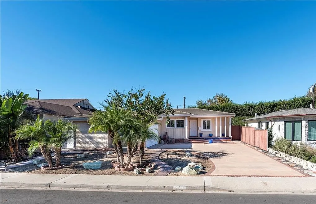 3 bed, 1943 sqft, $7,500 — Photo 2